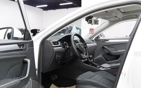 Skoda Superb III рестайлинг, 2022 год, 1 555 000 рублей, 7 фотография