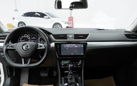 Skoda Superb III рестайлинг, 2022 год, 1 555 000 рублей, 8 фотография