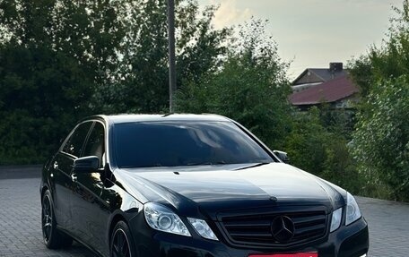 Mercedes-Benz E-Класс, 2010 год, 2 300 000 рублей, 1 фотография