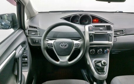 Toyota Verso I, 2013 год, 1 099 000 рублей, 11 фотография