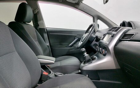 Toyota Verso I, 2013 год, 1 099 000 рублей, 13 фотография