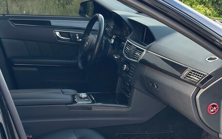 Mercedes-Benz E-Класс, 2010 год, 2 300 000 рублей, 13 фотография