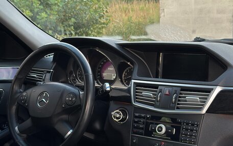 Mercedes-Benz E-Класс, 2010 год, 2 300 000 рублей, 11 фотография