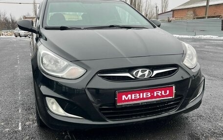 Hyundai Solaris II рестайлинг, 2011 год, 775 000 рублей, 1 фотография