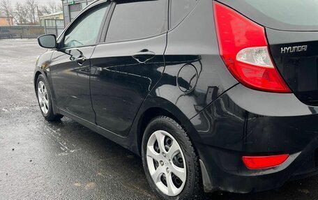 Hyundai Solaris II рестайлинг, 2011 год, 775 000 рублей, 3 фотография