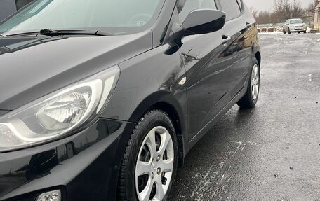 Hyundai Solaris II рестайлинг, 2011 год, 775 000 рублей, 5 фотография