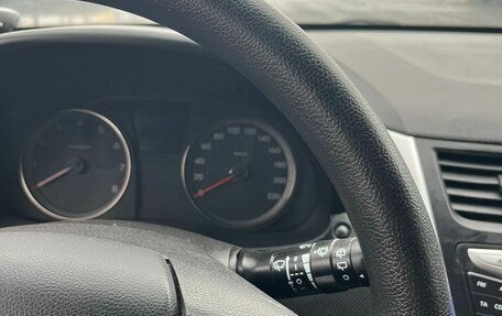 Hyundai Solaris II рестайлинг, 2011 год, 775 000 рублей, 14 фотография