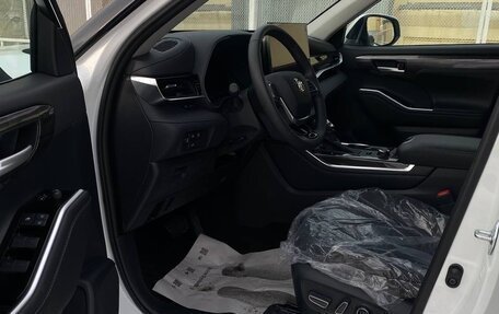 Toyota Highlander, 2025 год, 5 600 000 рублей, 8 фотография