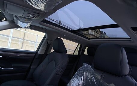 Toyota Highlander, 2025 год, 5 600 000 рублей, 14 фотография