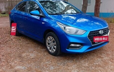 Hyundai Solaris II рестайлинг, 2017 год, 890 000 рублей, 3 фотография