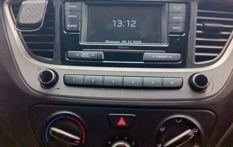 Hyundai Solaris II рестайлинг, 2017 год, 890 000 рублей, 15 фотография