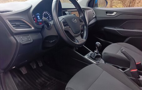 Hyundai Solaris II рестайлинг, 2017 год, 890 000 рублей, 10 фотография