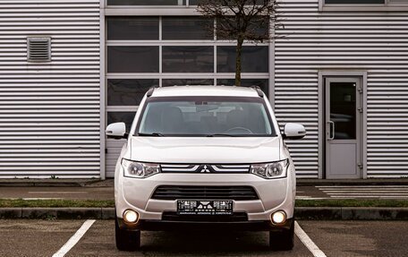 Mitsubishi Outlander III рестайлинг 3, 2013 год, 1 295 000 рублей, 2 фотография