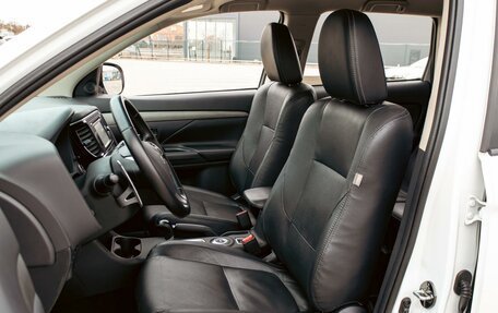 Mitsubishi Outlander III рестайлинг 3, 2013 год, 1 295 000 рублей, 11 фотография