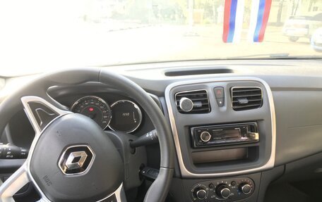 Renault Logan II, 2022 год, 1 100 000 рублей, 5 фотография