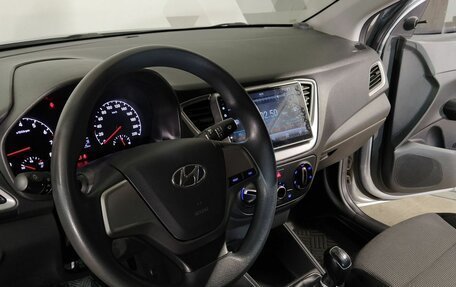 Hyundai Solaris II рестайлинг, 2018 год, 1 060 000 рублей, 8 фотография