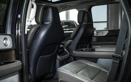 Lincoln Navigator, 2023 год, 13 499 999 рублей, 19 фотография