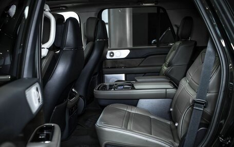 Lincoln Navigator, 2023 год, 13 499 999 рублей, 21 фотография