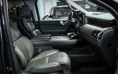 Lincoln Navigator, 2023 год, 13 499 999 рублей, 28 фотография