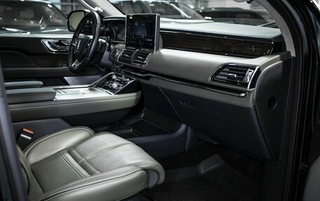 Lincoln Navigator, 2023 год, 13 499 999 рублей, 29 фотография