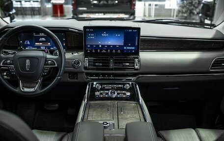 Lincoln Navigator, 2023 год, 13 499 999 рублей, 36 фотография