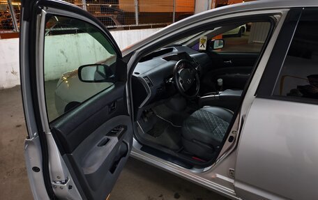 Toyota Prius, 2006 год, 850 000 рублей, 7 фотография