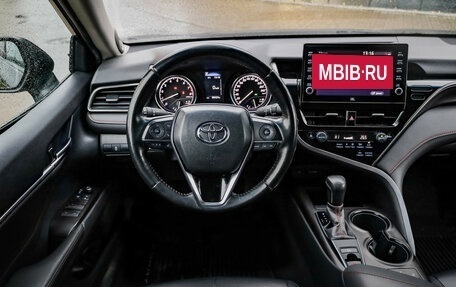 Toyota Camry, 2021 год, 3 099 000 рублей, 12 фотография