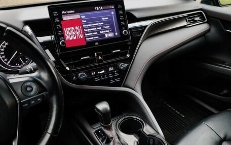 Toyota Camry, 2021 год, 3 099 000 рублей, 25 фотография