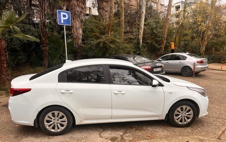 KIA Rio IV, 2017 год, 1 300 000 рублей, 2 фотография