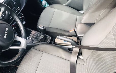 KIA Rio IV, 2022 год, 1 300 000 рублей, 7 фотография