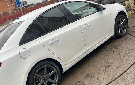 Chevrolet Cruze II, 2010 год, 650 000 рублей, 4 фотография