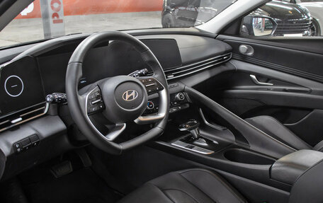 Hyundai Elantra, 2024 год, 2 349 000 рублей, 16 фотография