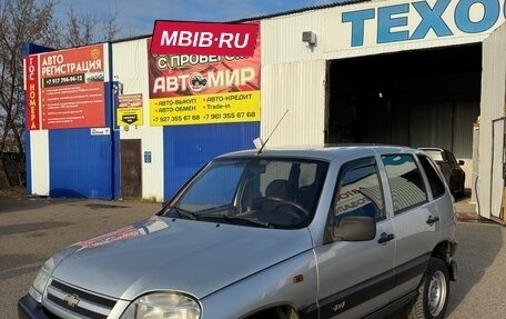 Chevrolet Niva I рестайлинг, 2004 год, 299 999 рублей, 1 фотография