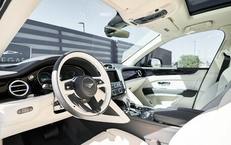 Bentley Bentayga I, 2024 год, 28 890 000 рублей, 9 фотография