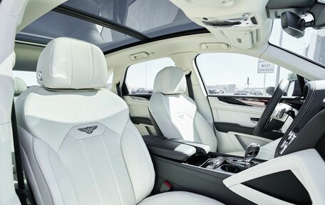 Bentley Bentayga I, 2024 год, 28 890 000 рублей, 30 фотография