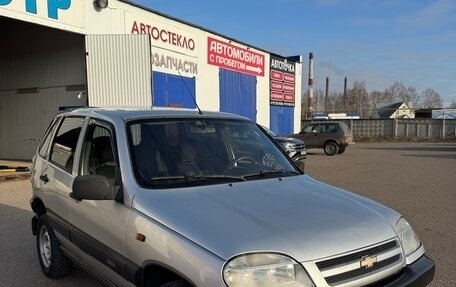 Chevrolet Niva I рестайлинг, 2004 год, 299 999 рублей, 2 фотография