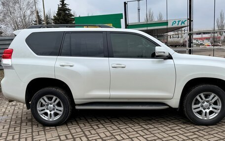 Toyota Land Cruiser Prado 150 рестайлинг 2, 2010 год, 3 200 000 рублей, 4 фотография