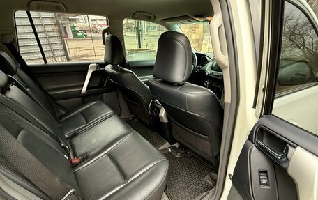 Toyota Land Cruiser Prado 150 рестайлинг 2, 2010 год, 3 200 000 рублей, 12 фотография