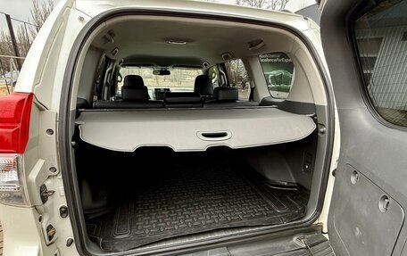 Toyota Land Cruiser Prado 150 рестайлинг 2, 2010 год, 3 200 000 рублей, 24 фотография