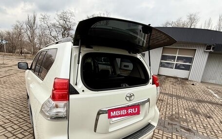 Toyota Land Cruiser Prado 150 рестайлинг 2, 2010 год, 3 200 000 рублей, 25 фотография