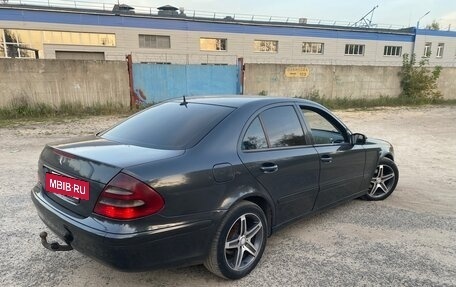 Mercedes-Benz E-Класс, 2003 год, 695 000 рублей, 3 фотография