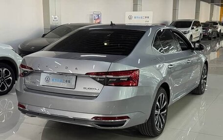 Skoda Superb III рестайлинг, 2022 год, 2 400 000 рублей, 4 фотография