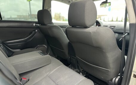 Toyota Avensis III рестайлинг, 2006 год, 575 000 рублей, 14 фотография