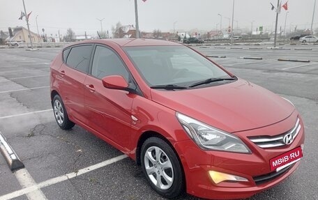 Hyundai Solaris II рестайлинг, 2014 год, 800 000 рублей, 3 фотография