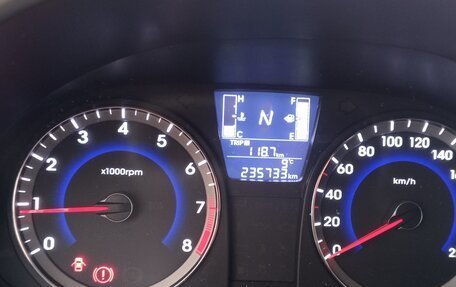 Hyundai Solaris II рестайлинг, 2015 год, 935 000 рублей, 7 фотография