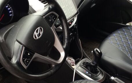 Hyundai Solaris II рестайлинг, 2015 год, 935 000 рублей, 9 фотография