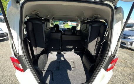 Honda Freed I, 2016 год, 1 050 000 рублей, 6 фотография