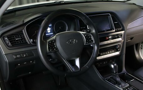 Hyundai Sonata VII, 2018 год, 1 599 000 рублей, 6 фотография