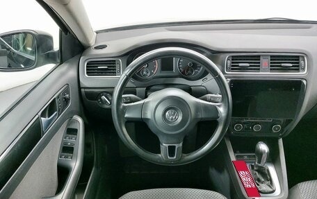 Volkswagen Jetta VI, 2013 год, 1 099 000 рублей, 11 фотография