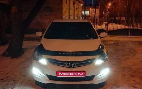 Hyundai Solaris II рестайлинг, 2016 год, 950 000 рублей, 1 фотография